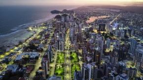 Apartamento Terrazzo com 2 Suítes a 450m do Mar - Região Nobre